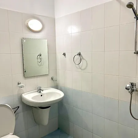 Cozy Flores 2 Bedrooms Sluneční pobřeží